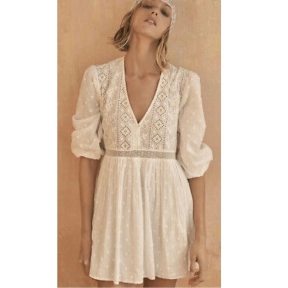 Zara Shana dress in white with long sleeve
Cotton/ embroidered - Picture 2 of 4